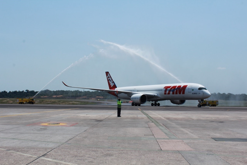 Batismo do A350 XWB no aeroporto de Manaus