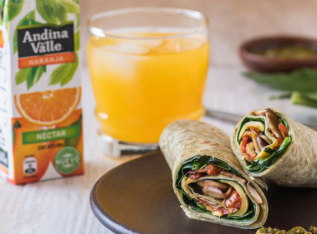 O combo com wrap vegetariano mais bebida sai por R$ 25. (Divulgação/LATAM)