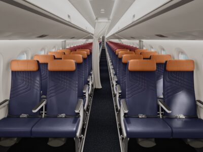 A LATAM equipará seus E195-E2 com assentos Recaro, os mesmos utilizados pela KLM Cityhopper. (Divulgação/LATAM)